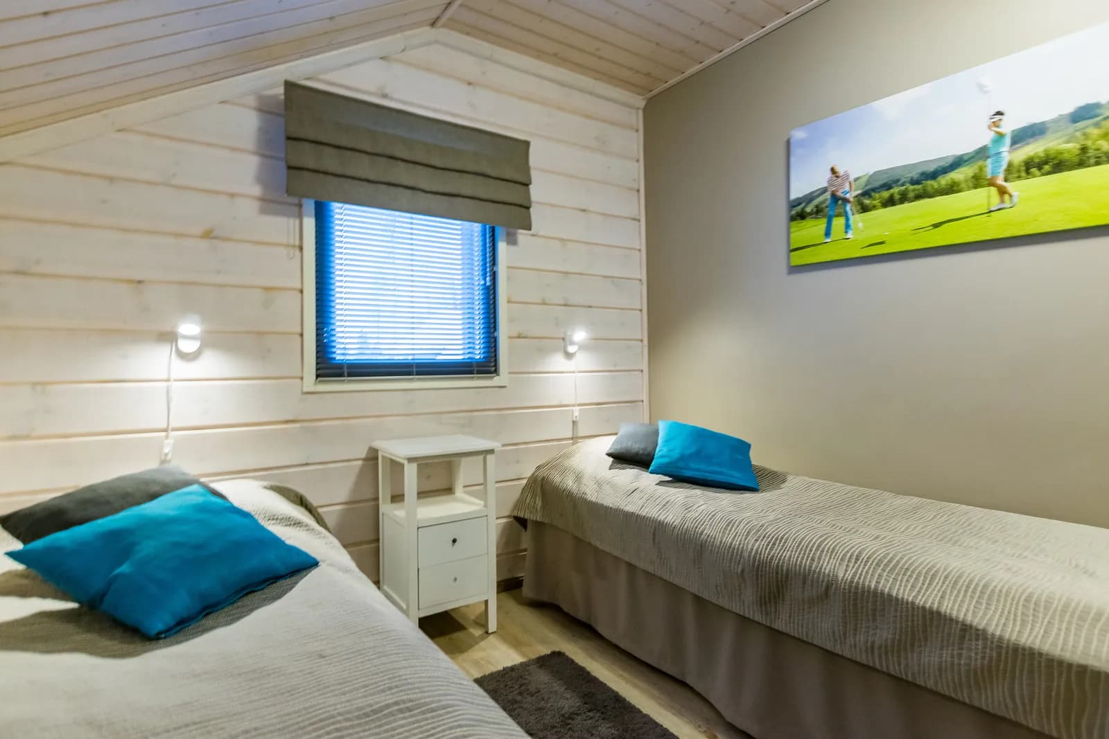 Upstairs twin bedroom at Golfarinkunnas 6A