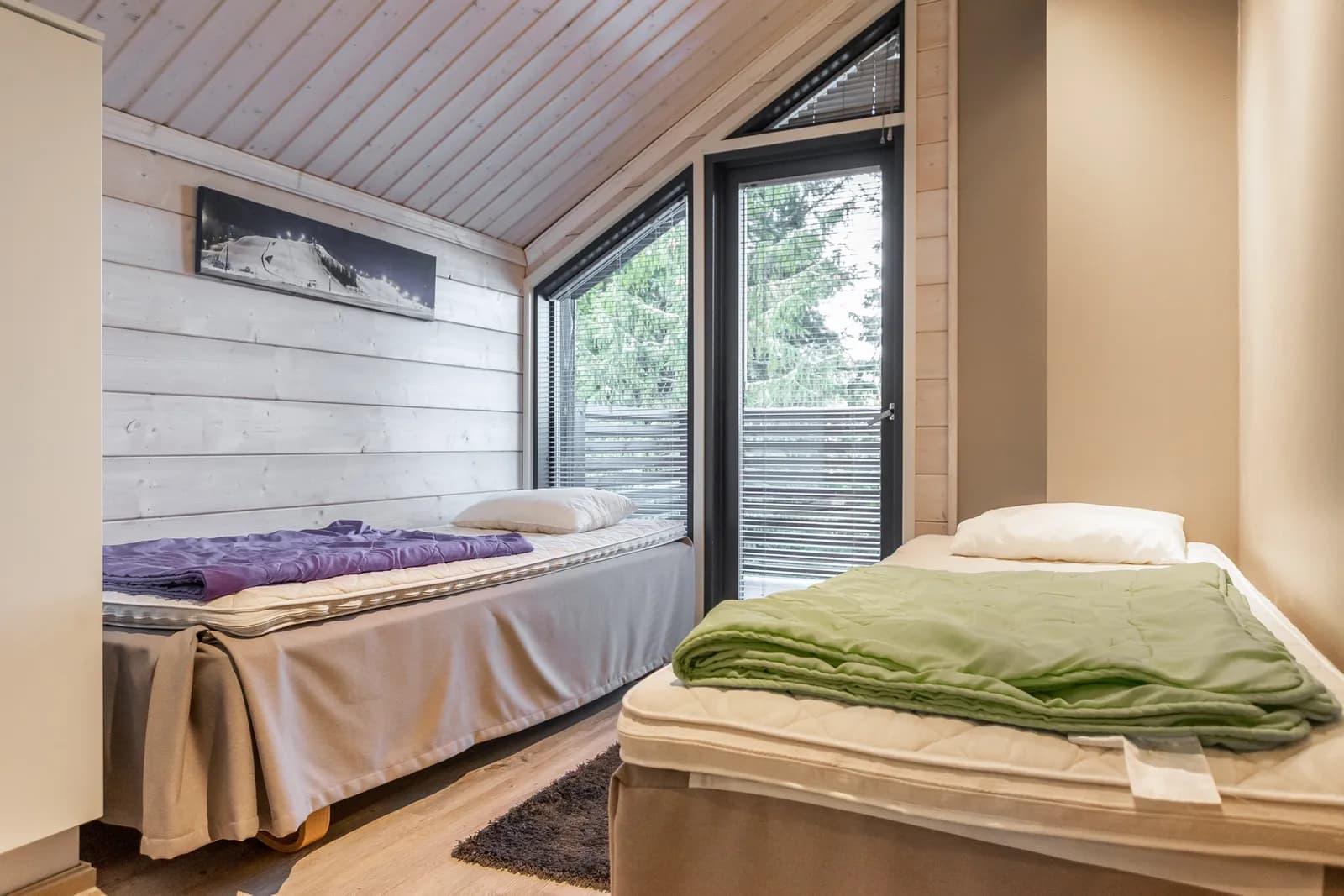 Upstairs twin bedroom at Golfarinkunnas 6B