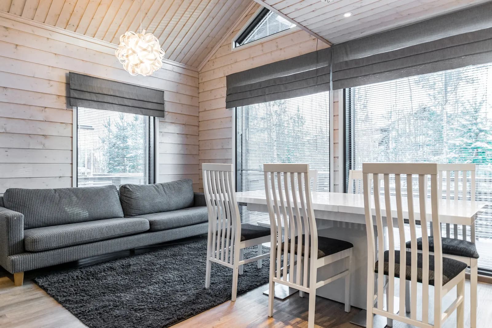 Living and dining under the gable windows at Golfarinkunnas 9C