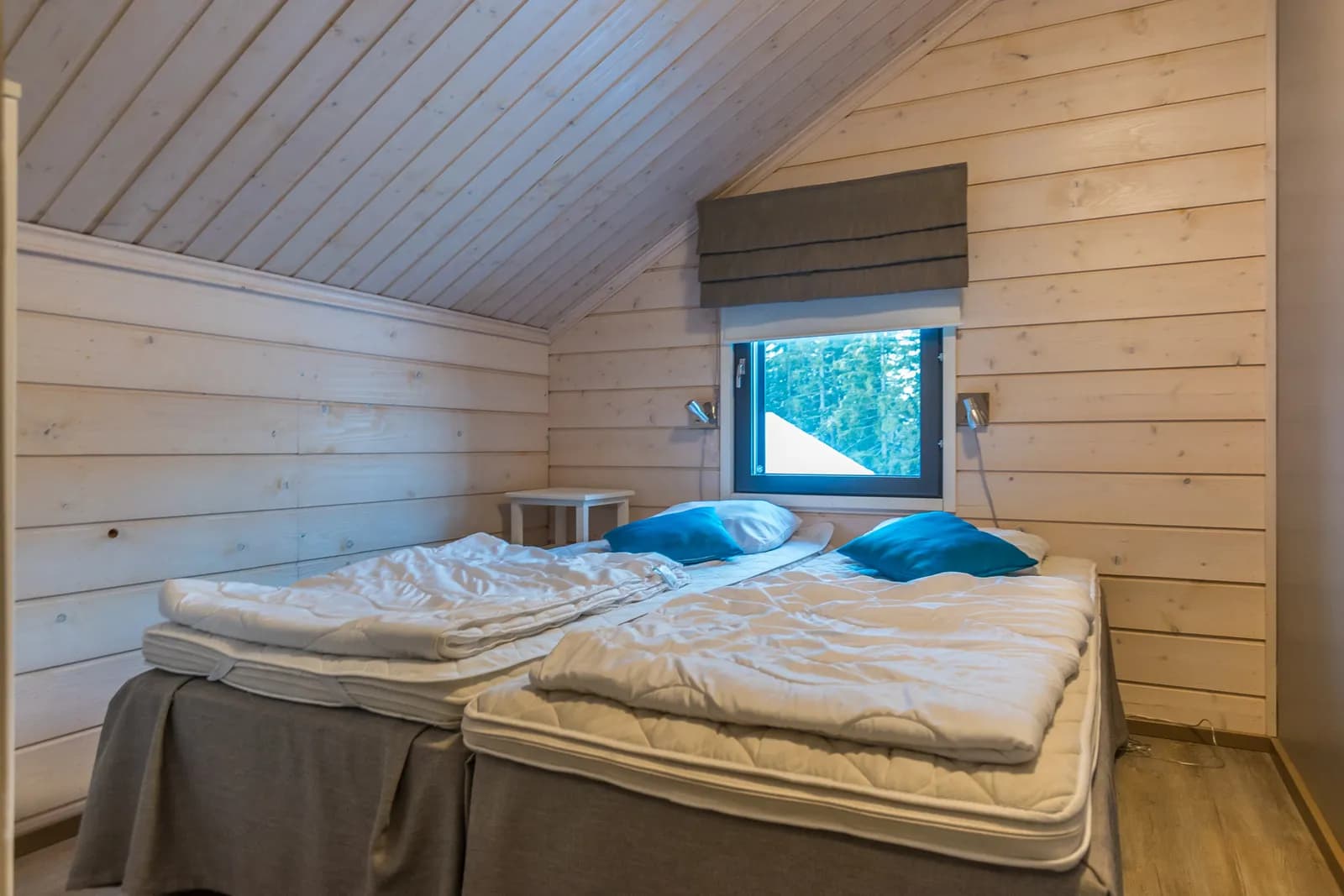 Upstairs twin bedroom at Golfarinkunnas 9D