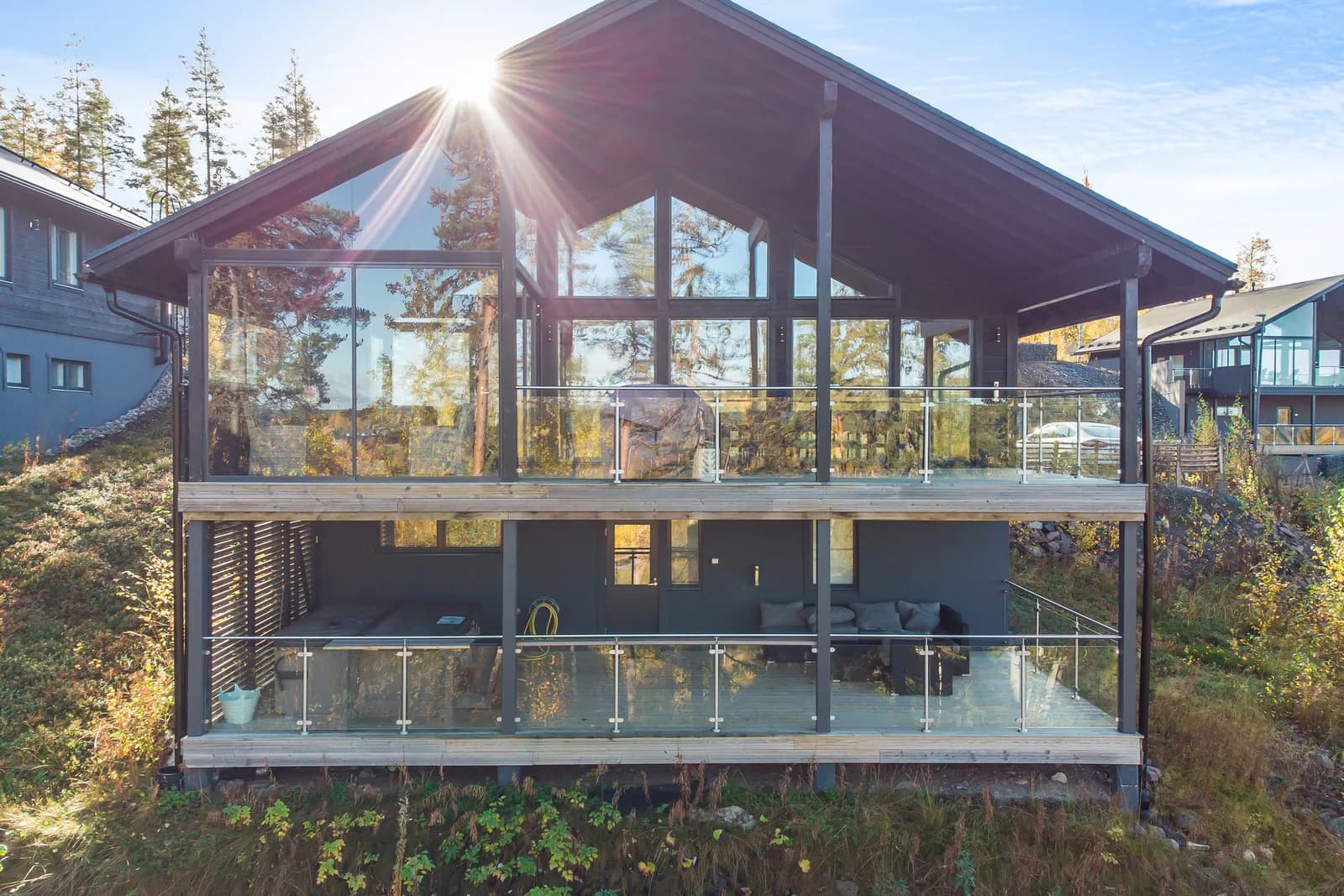 Salavan Tsaari villa above the golf course in summer