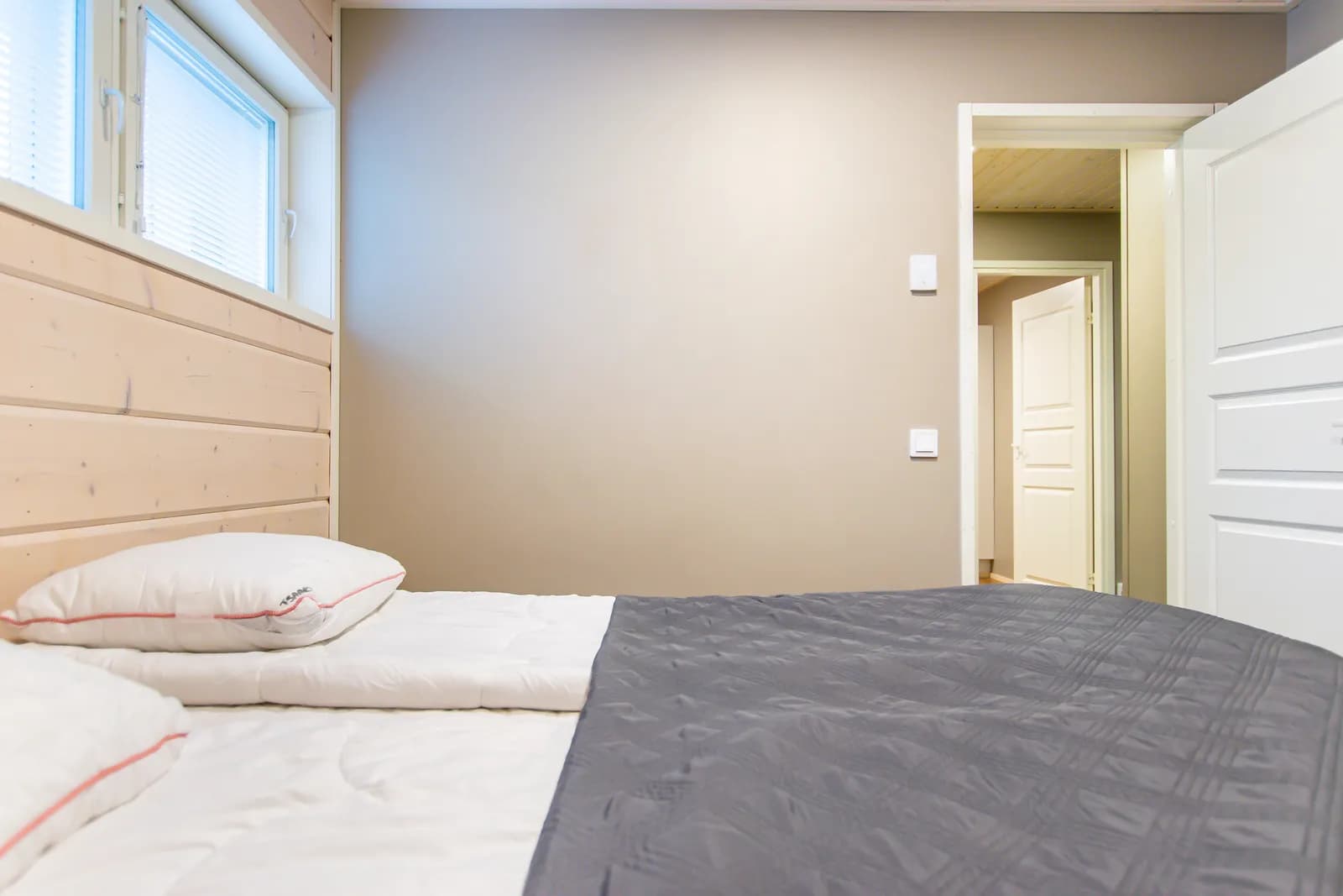 Double bedroom at Salavan Tsaari